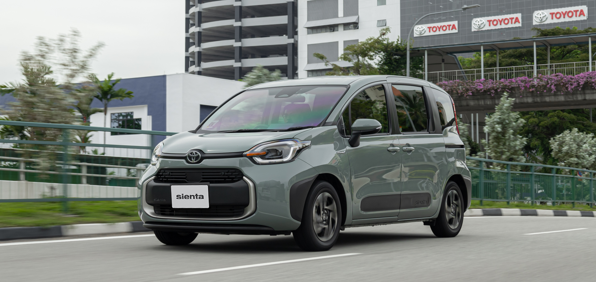 Explore the Best Family Cars: Safe, Spacious and Reliable Choice for Your Loved Ones